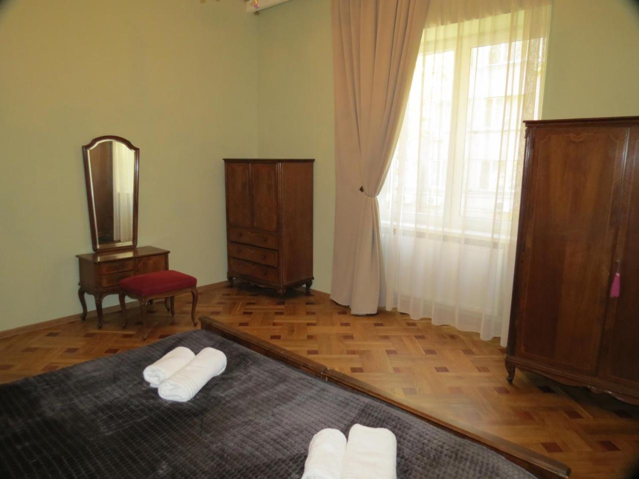 Three Rooms Apartment Tbilisi Esterno foto