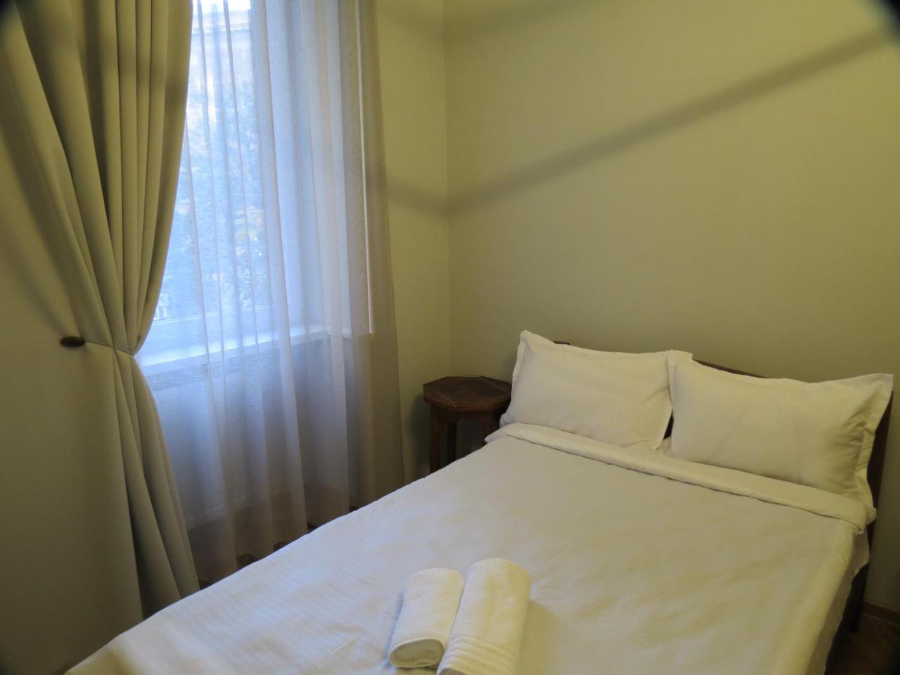Three Rooms Apartment Tbilisi Esterno foto
